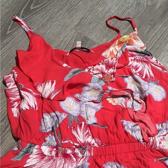Cupcakes and Cashmere Red Astra Printed Crepe Ruffled Romper - Picture 4 of 14